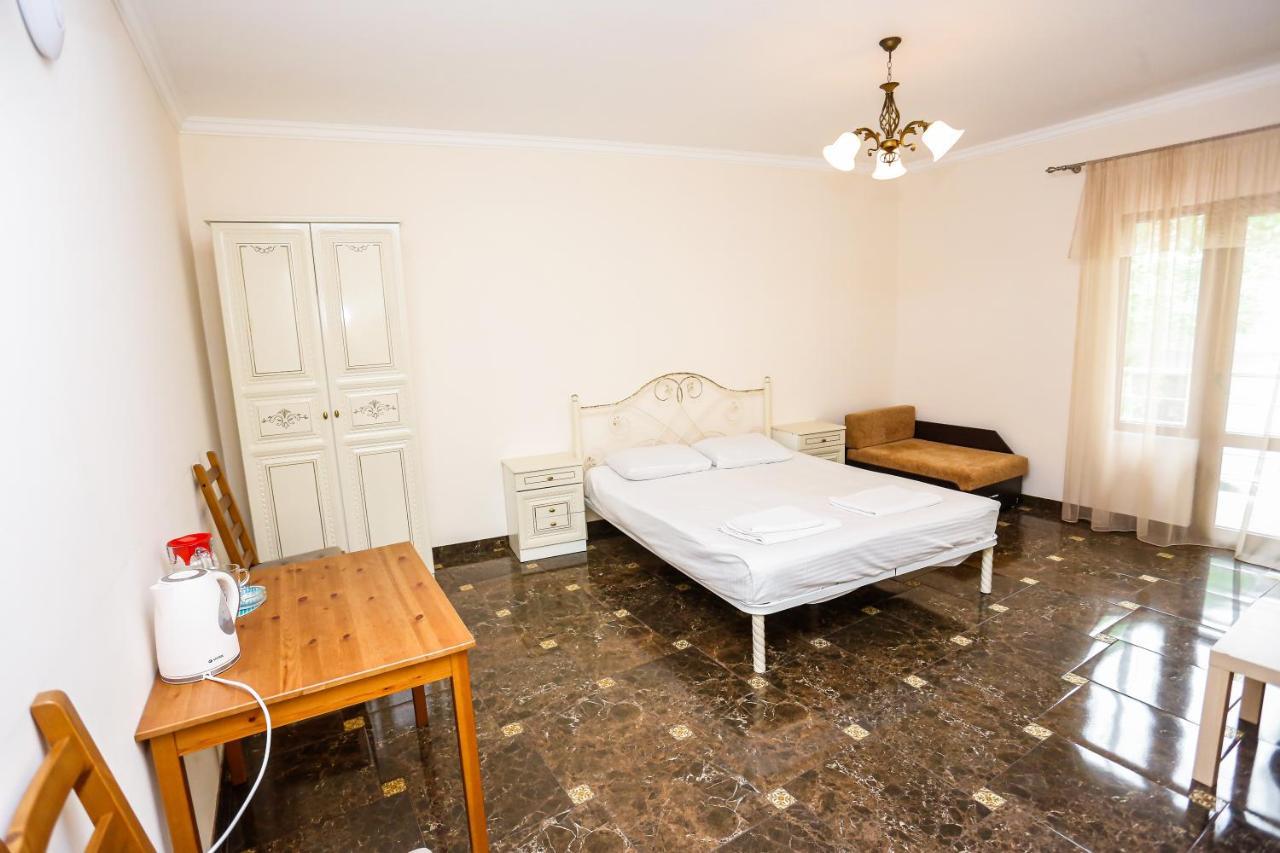 Hotel Sabina Гагра Екстер'єр фото