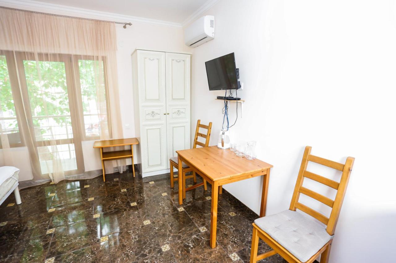 Hotel Sabina Гагра Екстер'єр фото